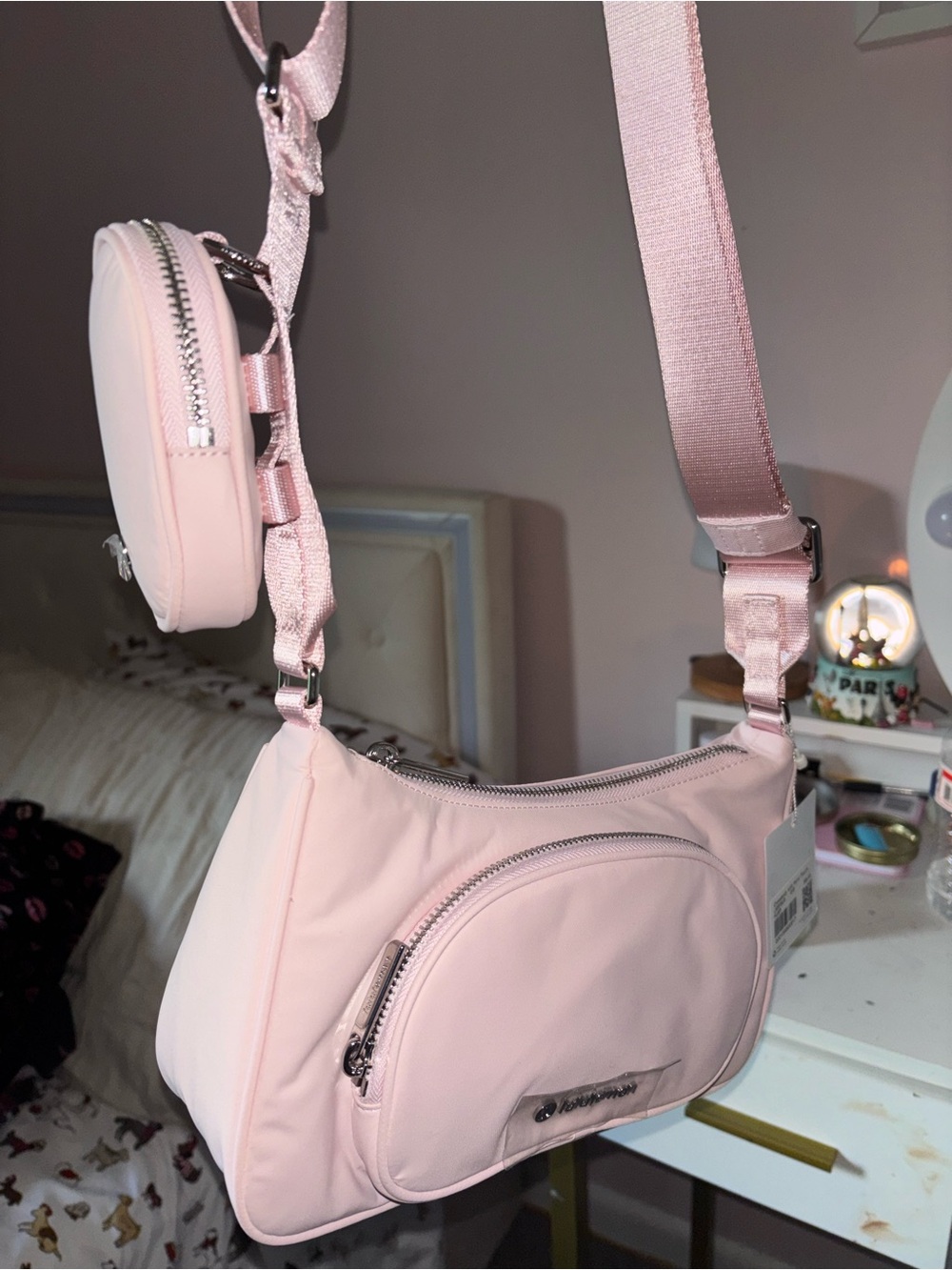Brand new baby pink lululemon crossbody bag with detachable strap - Picture 2 of 3
